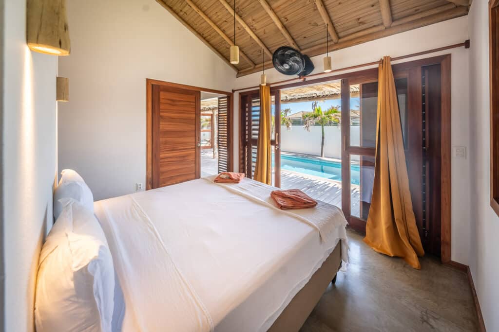 Chambre avec baie vitrée ouverte sur la piscine privée, La Kite Family, Pontal de Maceió